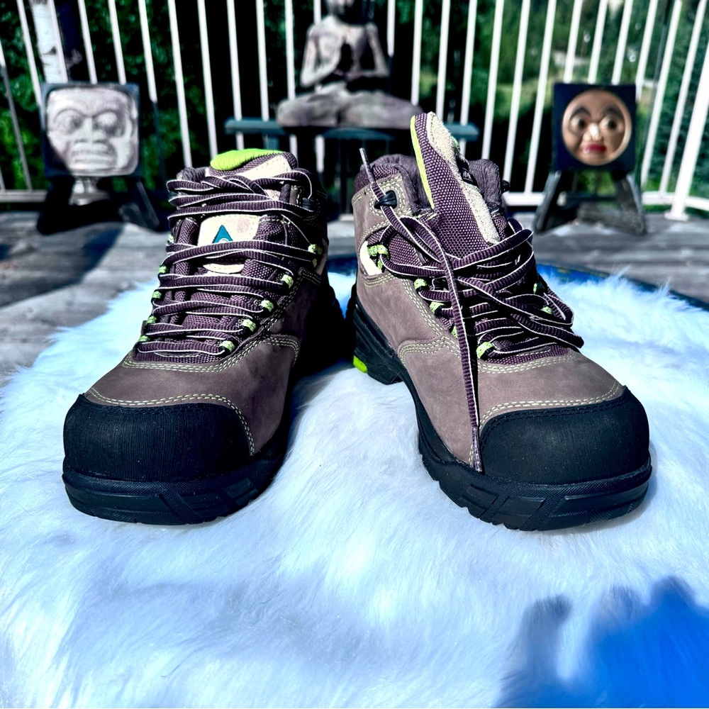 Dakota Nahanni Mid-cut metal-free women’s hiker work boots